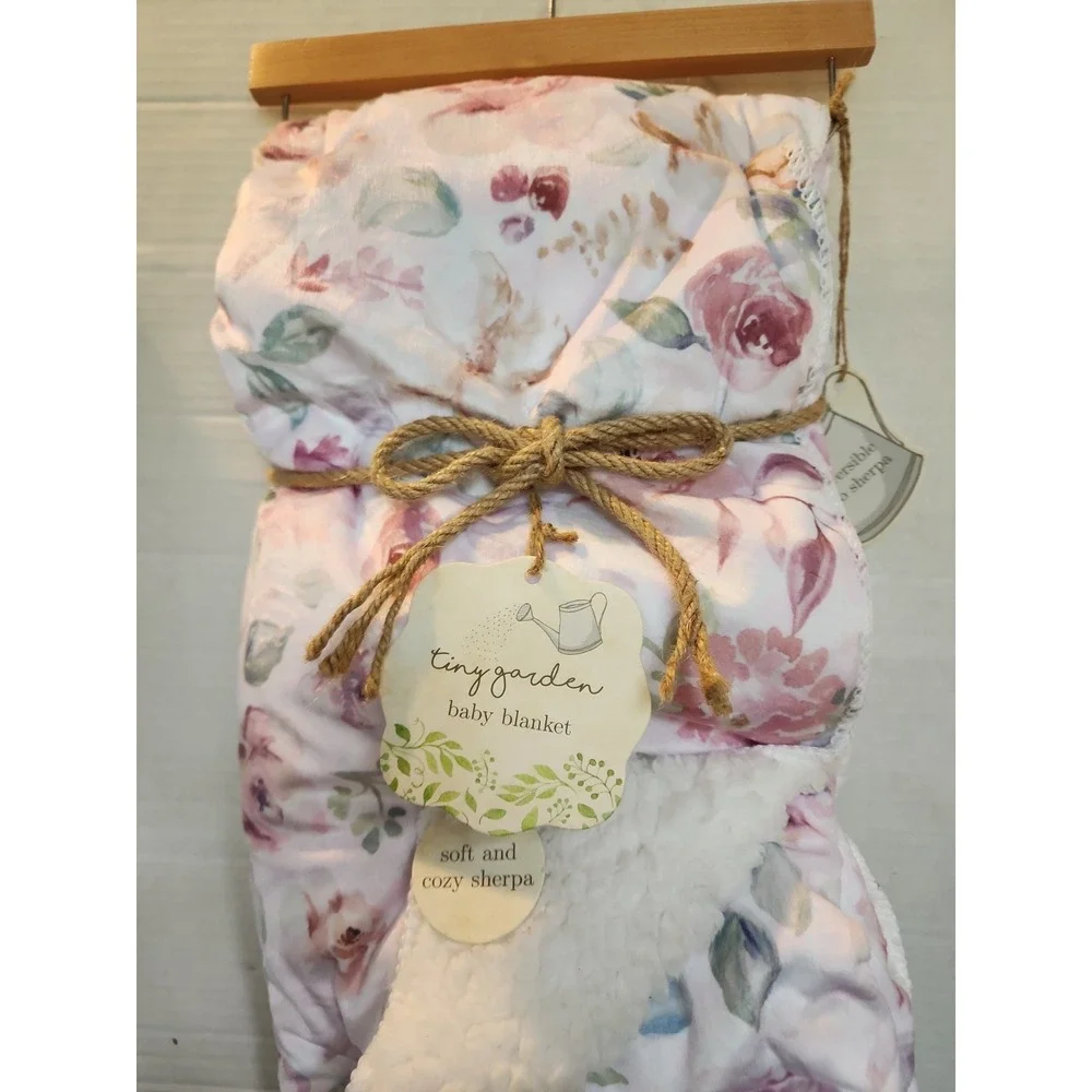 Tiny Garden Floral Reversible Baby Blanket White Pink Green 30